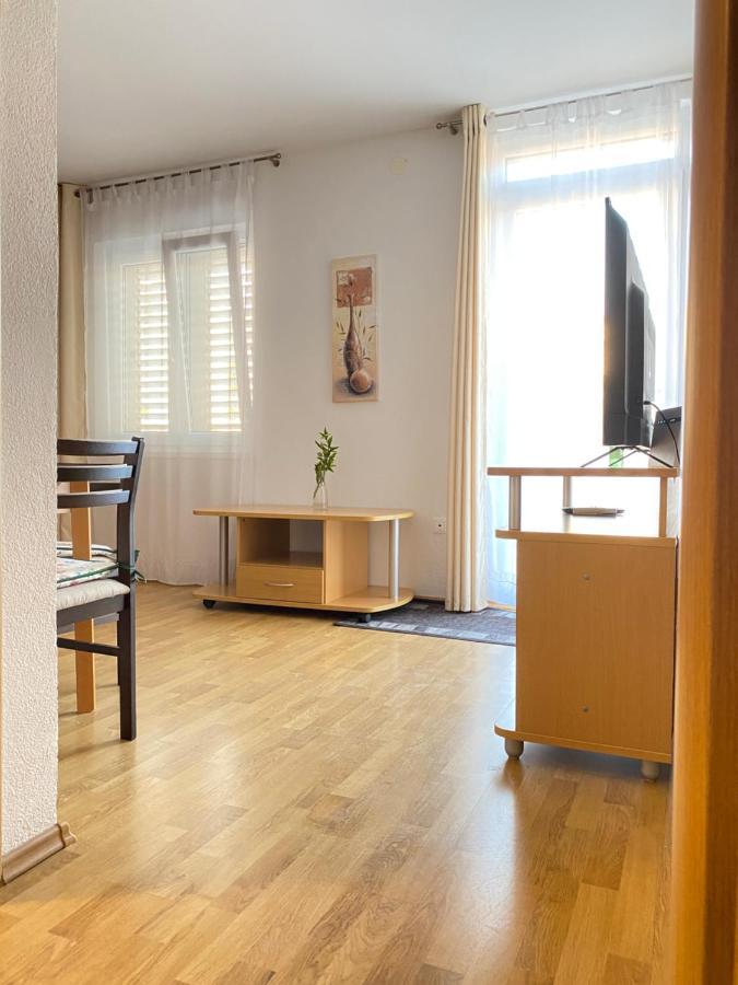D.O.O. Yury Apartment トロギール エクステリア 写真