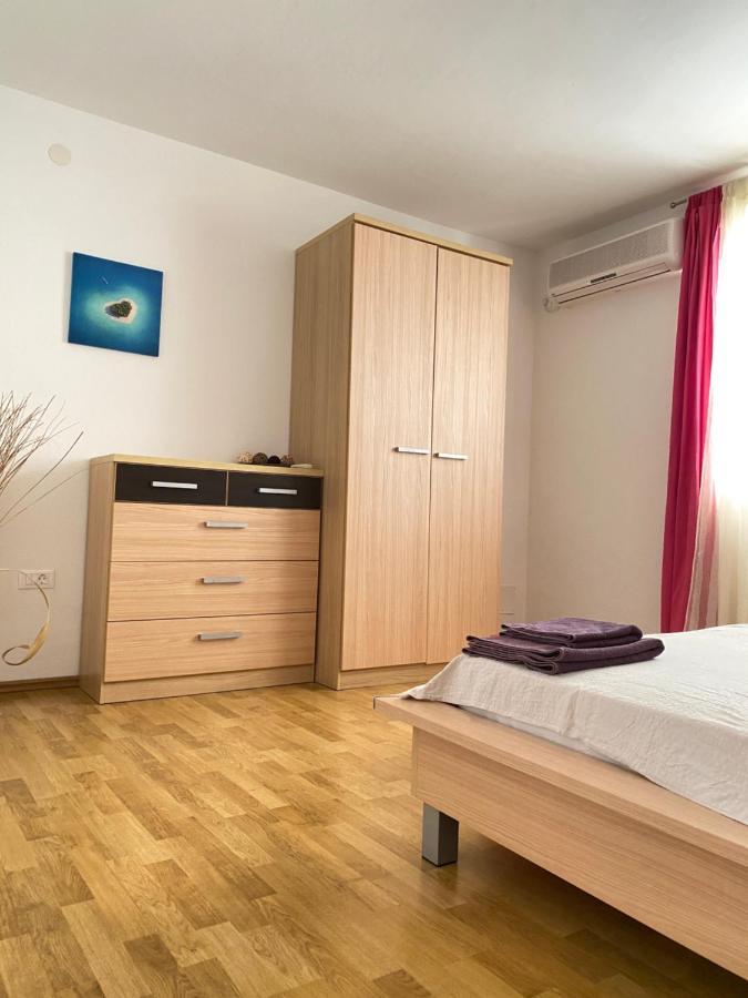 D.O.O. Yury Apartment トロギール エクステリア 写真