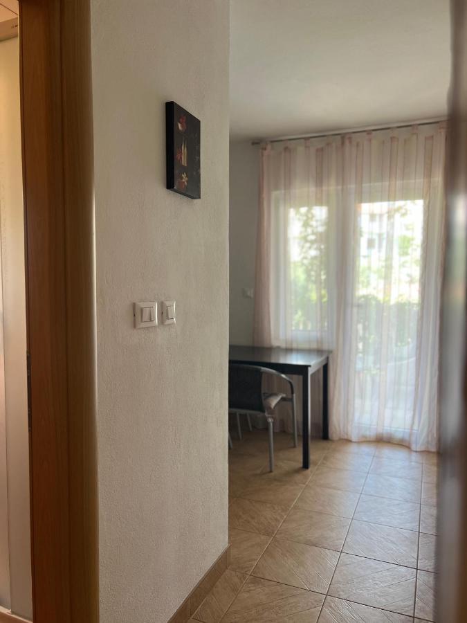 D.O.O. Yury Apartment トロギール エクステリア 写真