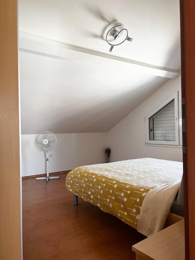 D.O.O. Yury Apartment トロギール エクステリア 写真