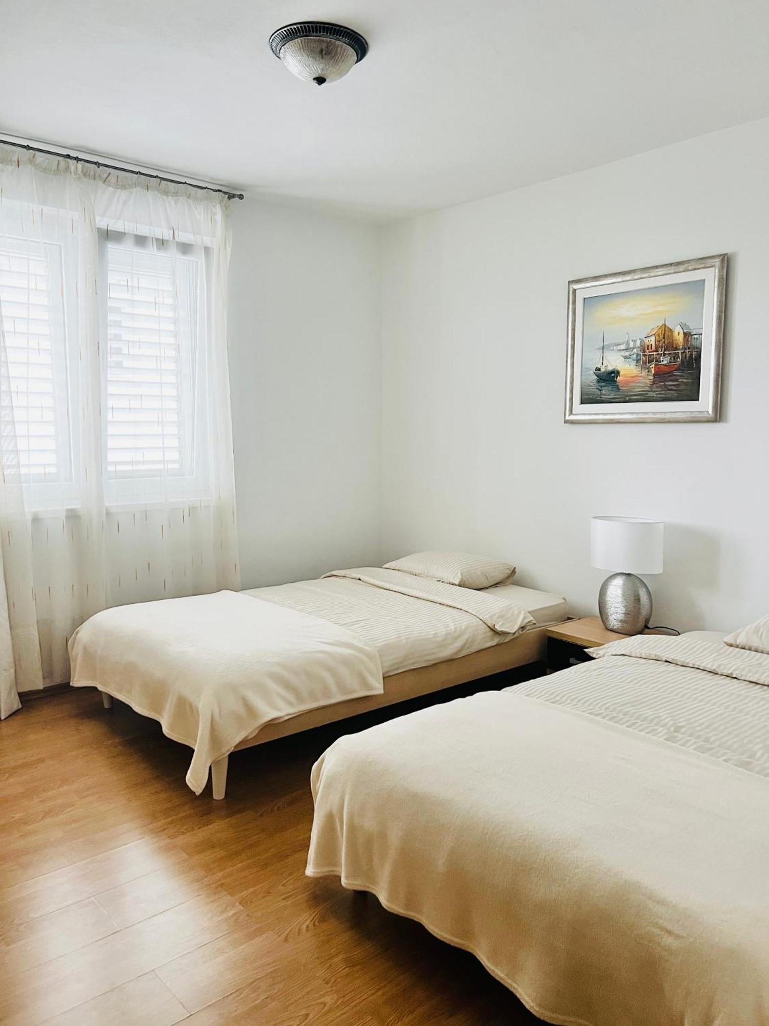 D.O.O. Yury Apartment トロギール エクステリア 写真